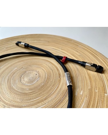 Câble Ethernet haut de gamme Ikigai Sugure – performance réseau ultime