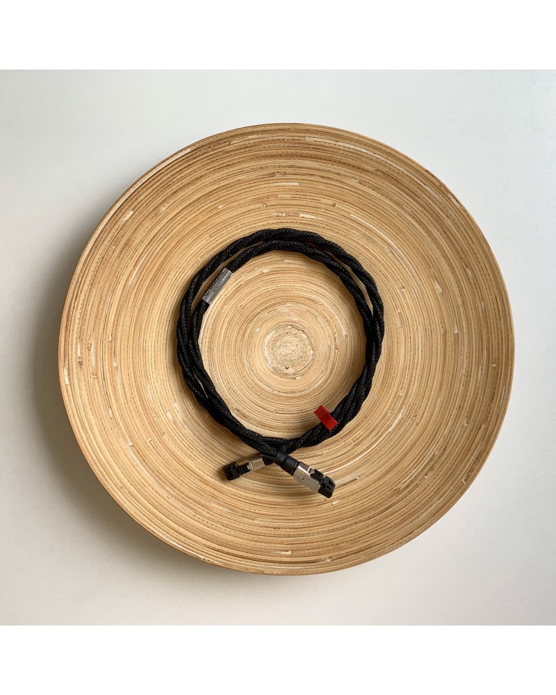 Câble réseau haute performance Ikigai pour streamer et serveur audio.