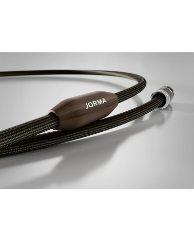 Jorma Paragon — câble secteur, fiche Schuko, connecteur IEC et coque en noyer